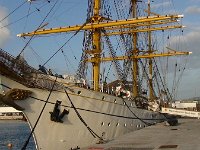 Neben Kreuzfahrtschiffen aller Größen legt auch immer wieder die Gorch Fock im Portas do Mar in PDL an